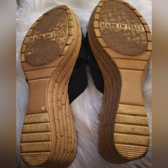 Italian Shoemakers Women's 8.5 Cork Wedged Black Bow Sandals Made in Italy - Picture 4 of 6